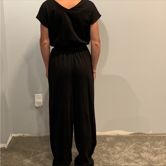 Cuddl Duds, Crinkle Jersey V -Neck Jumpsuit with Tie Front detail. - Picture 10 of 10